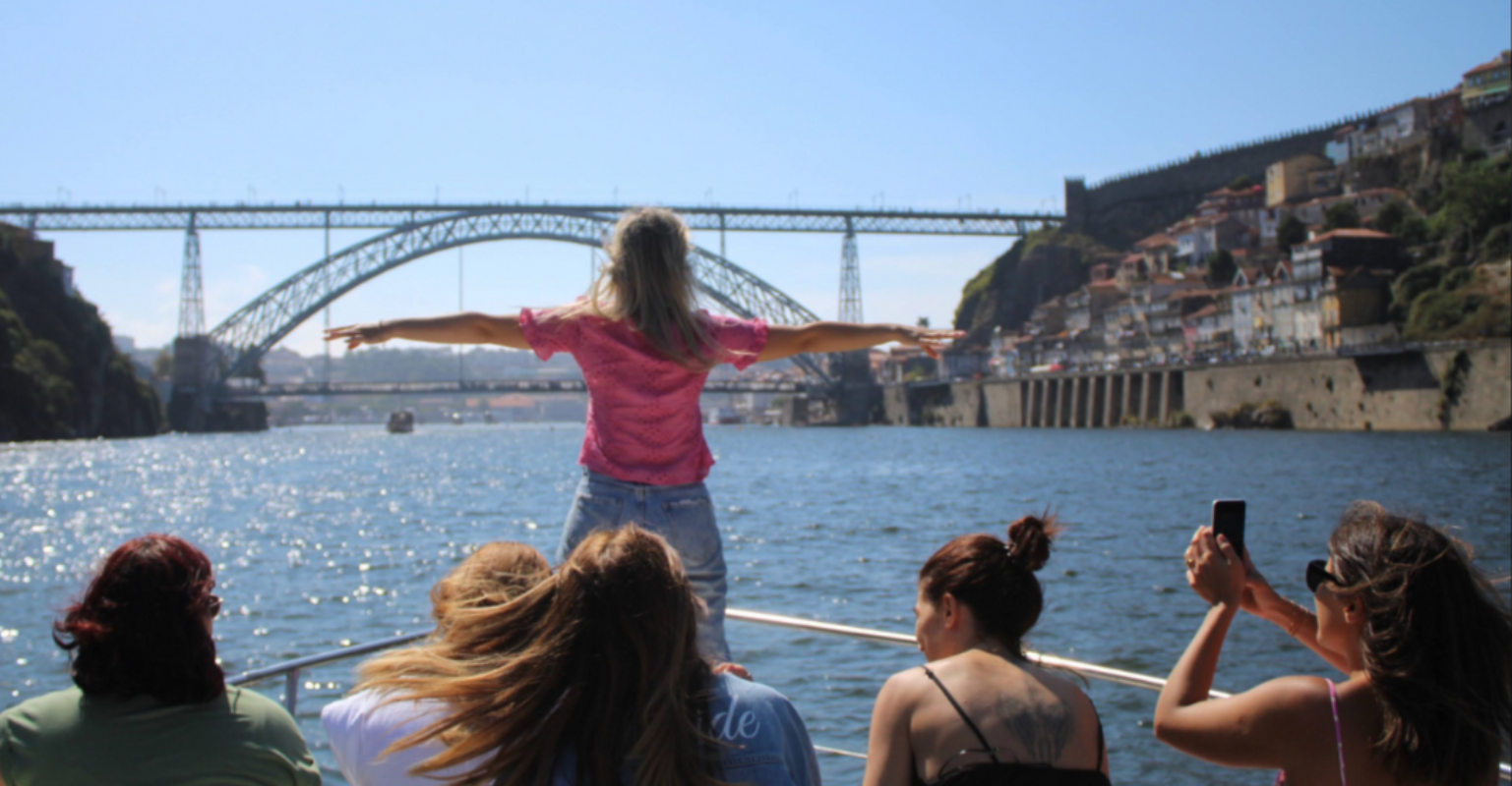 6 Bridges cruise with port wine tasting